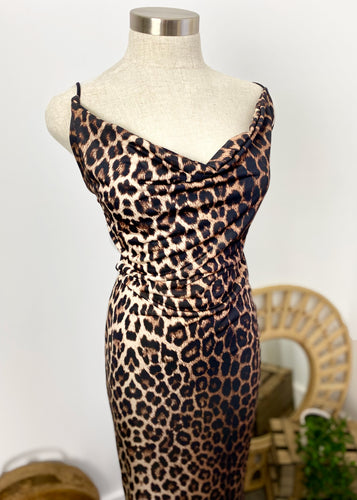 Brand: Missguided Circa: 2019 Style: Slinky Maxi Dress Preloved: never worn - label attached Colour: Leopard Brown Fabric: Polyester/elastane Wash gentle 30degs Size 10 (Aus) EU 38 Length 160 inc straps