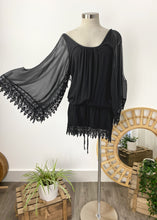 Load image into Gallery viewer, Fahrenheit Vintage Lace beach top

