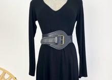 Load image into Gallery viewer, Babushka Leather belt
