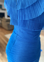 Load image into Gallery viewer, Brand:  Elliatt Circa: 2011/2012 Style: Tailored fit cocktail dress Lined: yes Preloved: yes Colour: peacock Blue Fabric: Polyester Hand wash only Size 8 (Aus) Length 91cms
